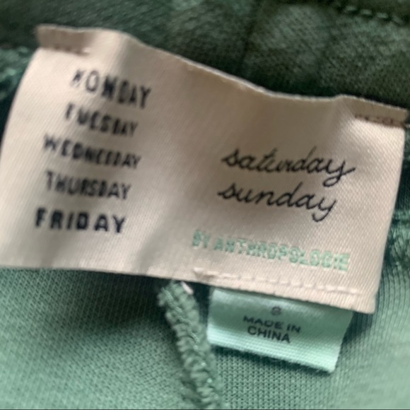 Anthropologie Women’s green crop pants size small. Fit like a medium. - Picture 5 of 8